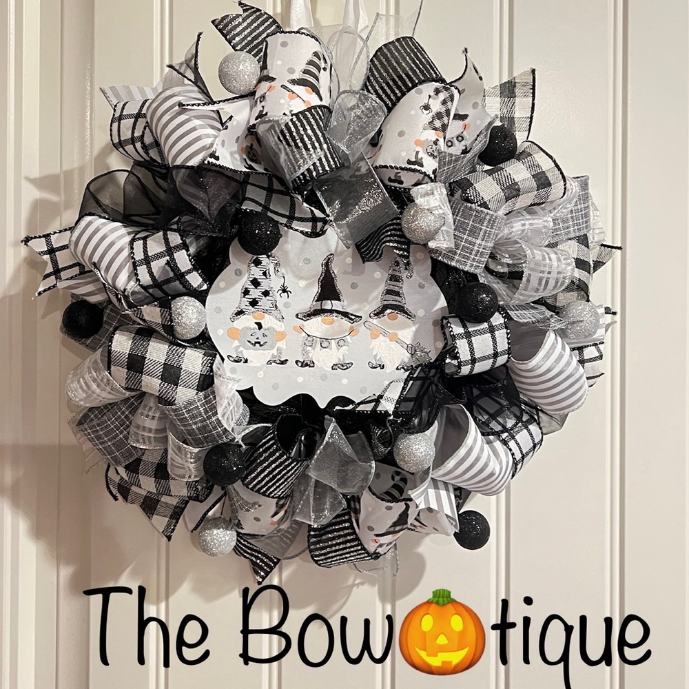 13 inch Halloween Ribbon Wreath Black White Gnome MW4
